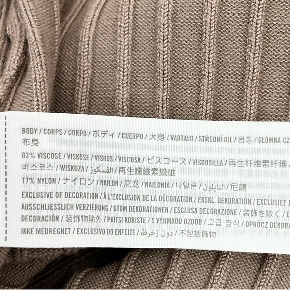 Abercrombie & Fitch Ribbed Knit Fitted Sweater Dress - Picture 7 of 8